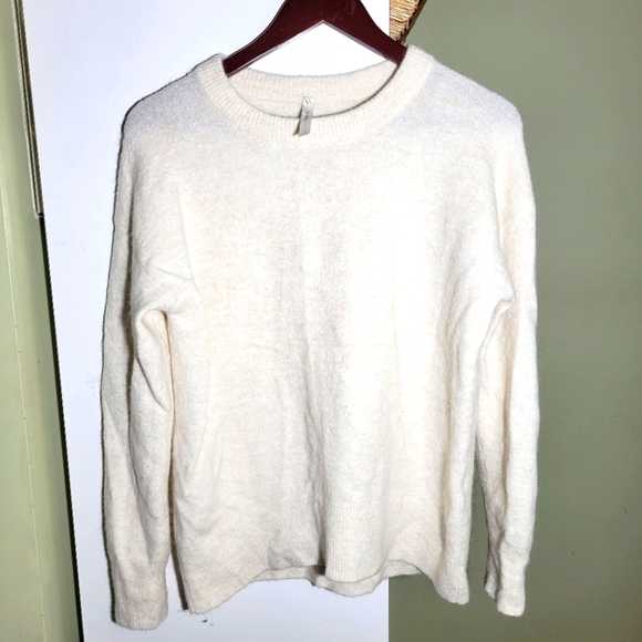 Aritzia Group Babaton wool alpaca blend round neck knit sweater ecru birch XS - Picture 1 of 5
